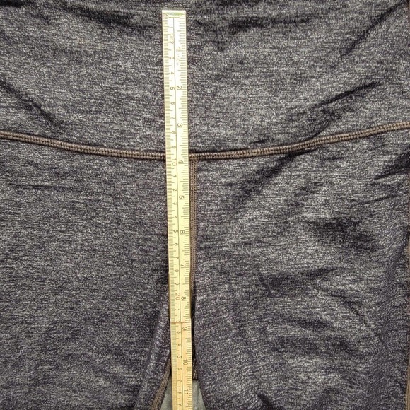 Athleta Quest Chaturanga Capri Gray Women's Size Medium Leggings 212387 $64 - Picture 6 of 10